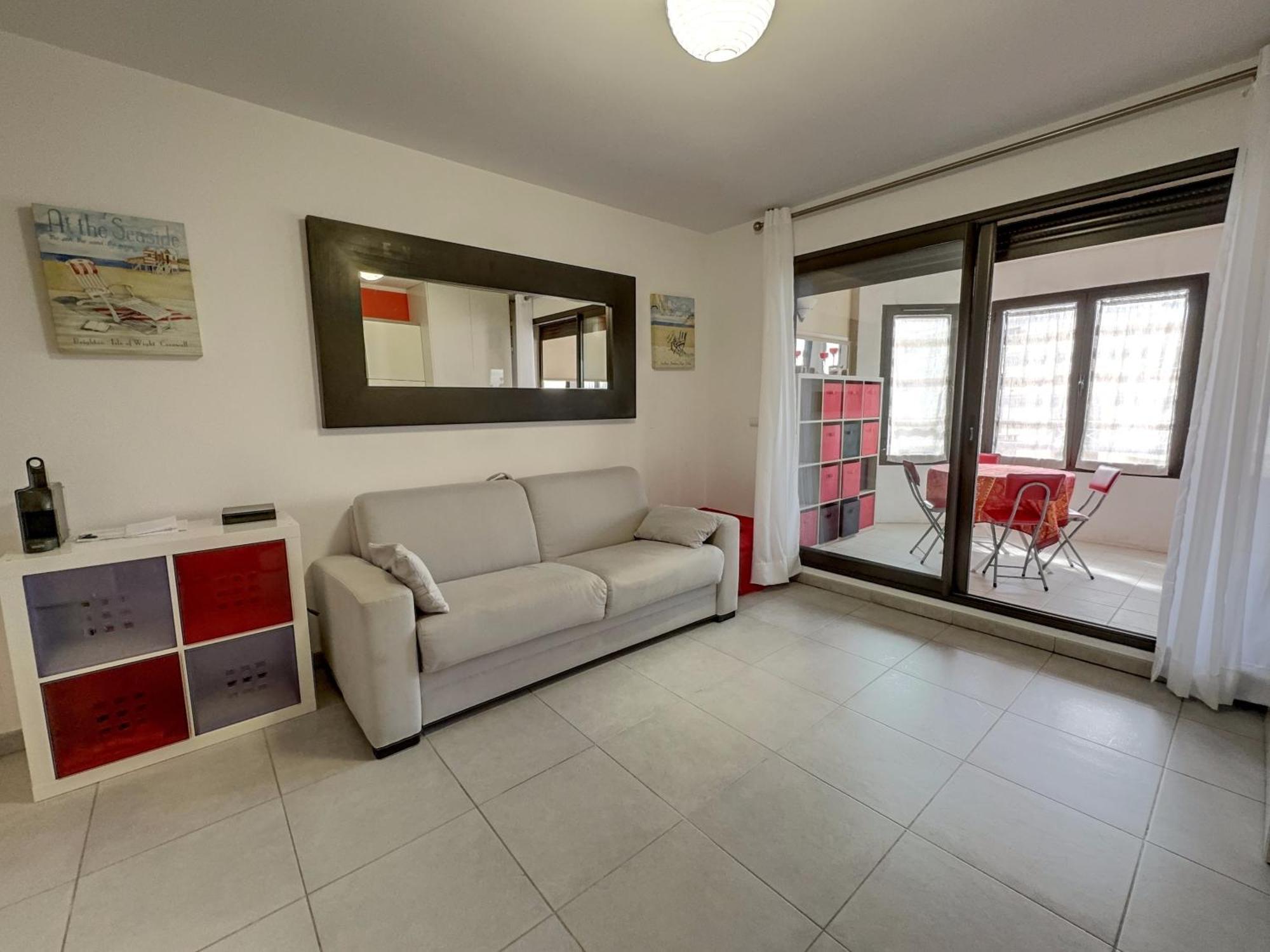 Centre Juan Les Pins Avec Loggia Standing Appartement